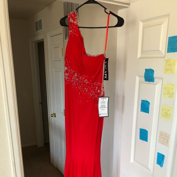 One of a Kind, never-worn red prom dress - Picture 2 of 4